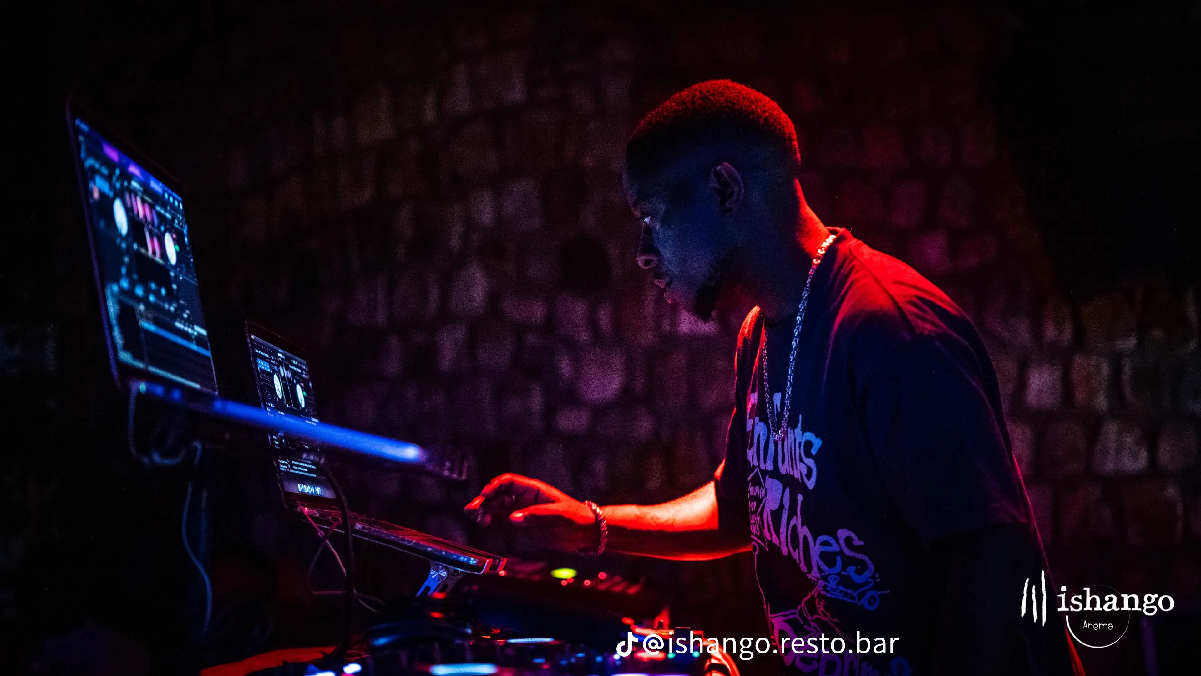 Ambiance du restaurant ISHANGO AREMA